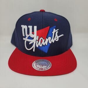 🆕 Mitchell & Ness NFL New York Giants Crease Triangle Script Snapback Hat